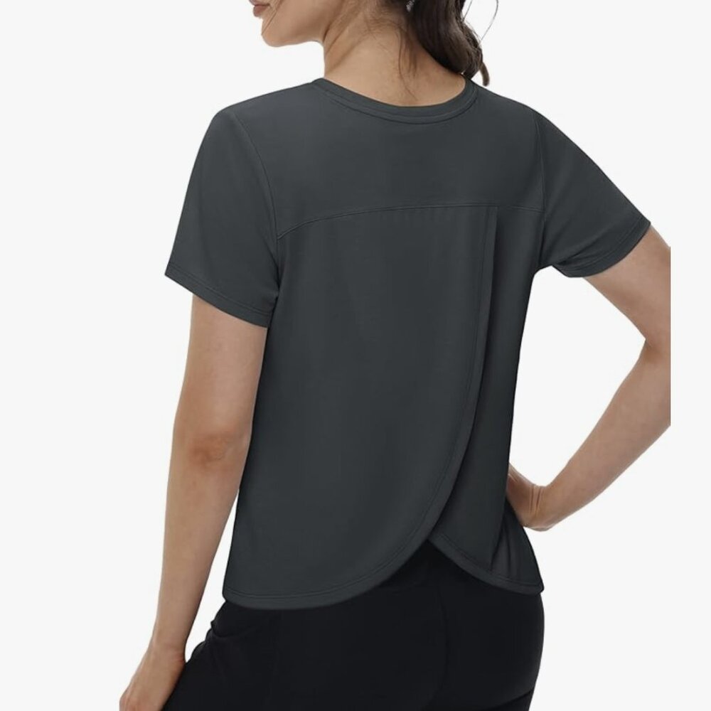 NWT Grey Short Sleeve Cropped Split Back workout Athletic shirt, Size L